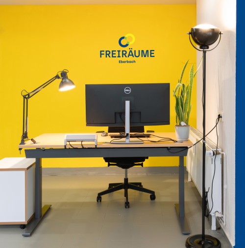 Arbeitsplatz PC-Arbeitsplatz, Schreibtisch mit Bildschirm, Tastatur, Maus